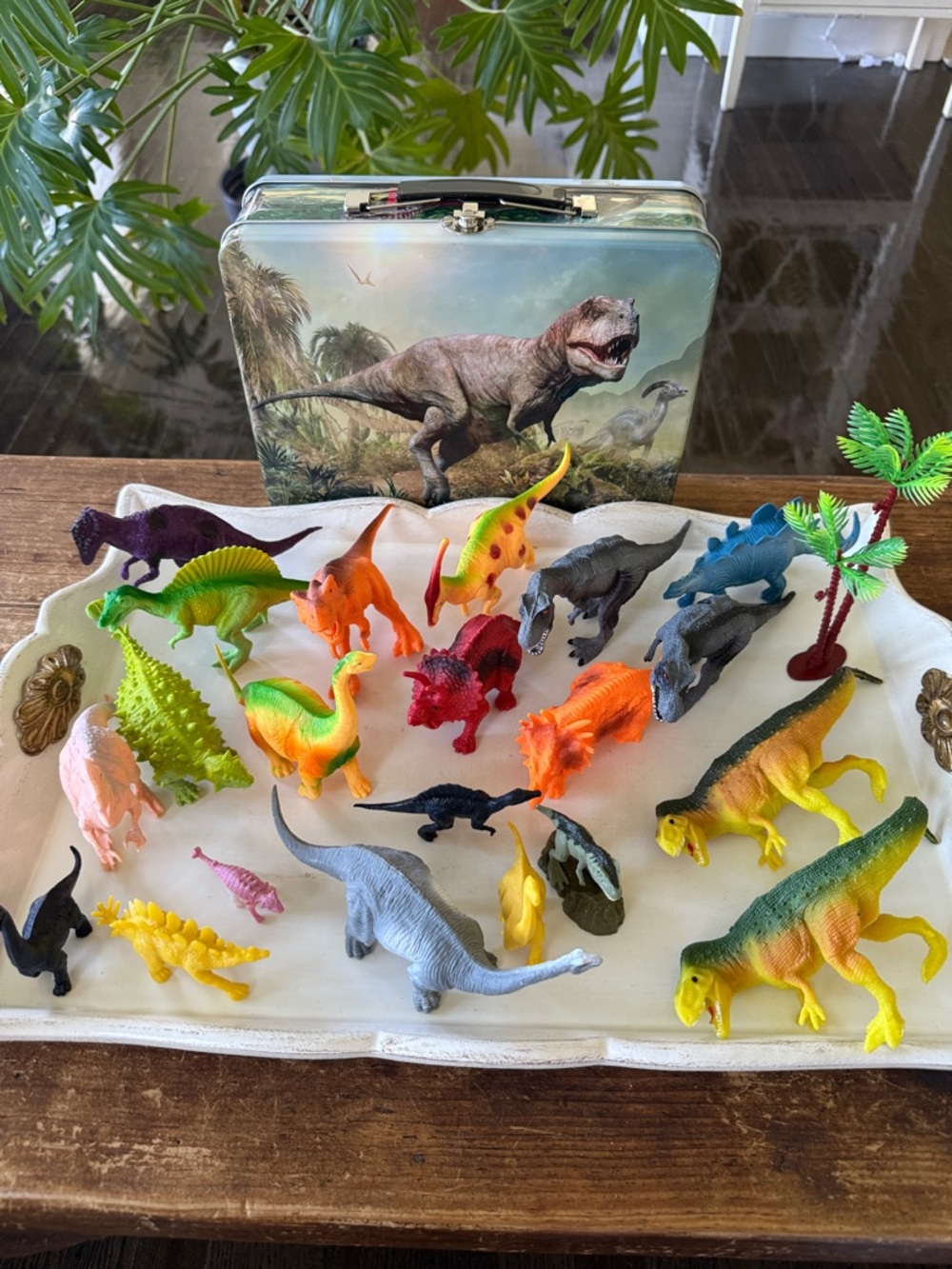 Playbea Dinosaur Metal Case Dinosaur Collection of 21